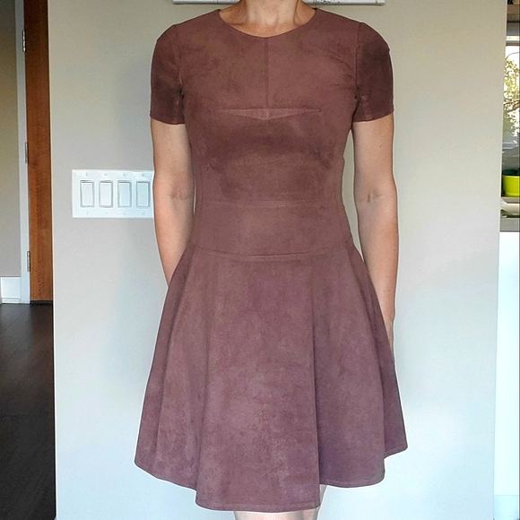 ๐ 2X HOST PICK ๐ BCBG MaxAzria A-line Faux Leather Dress - Picture 4 of 9